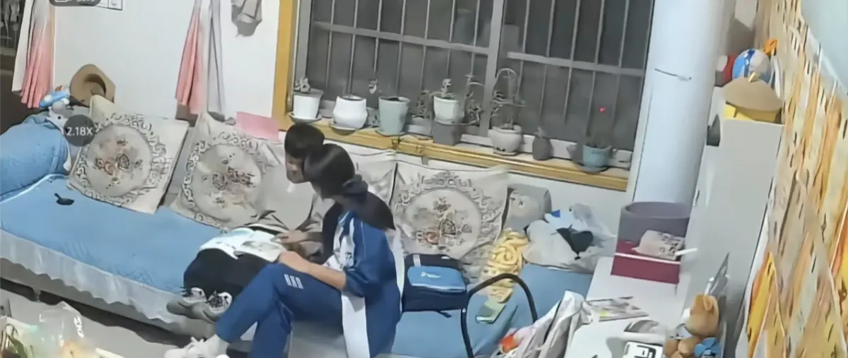 抖音热门来自姐姐的爱引热议-姐弟情深难舍难分事件来龙去脉全梳理-姐姐辅导弟弟作业日常完整版在线观看