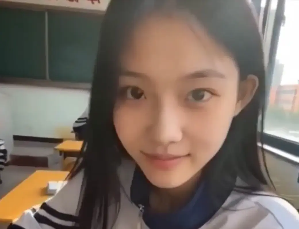 黄果AI短剧《我的十八岁女友》无删减版免费在线观看-4K蓝光画质高甜治愈结局太甜-追完又想谈恋爱了全集免费播放